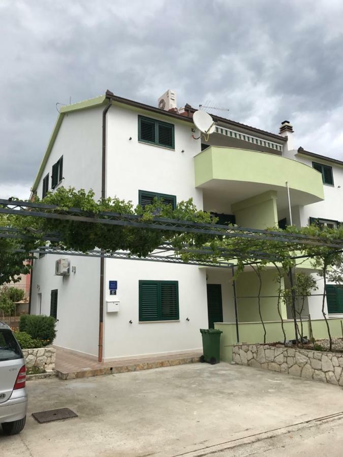 Apartments Milka Трогир Екстериор снимка