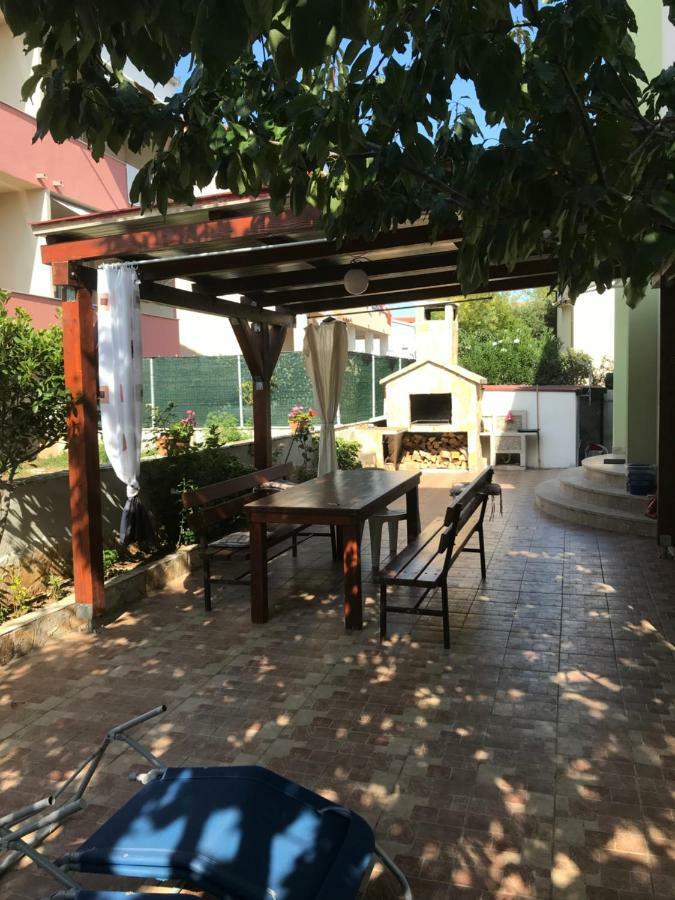 Apartments Milka Трогир Екстериор снимка